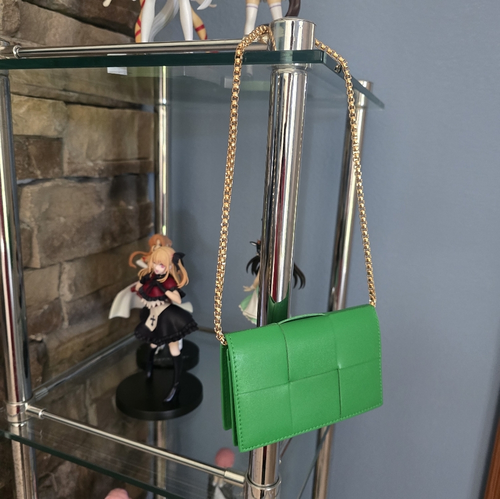 Authentic Bottega Veneta Green Leather Card Holder